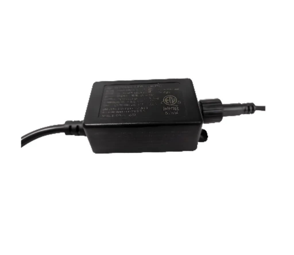 Iceq magnetic attachment